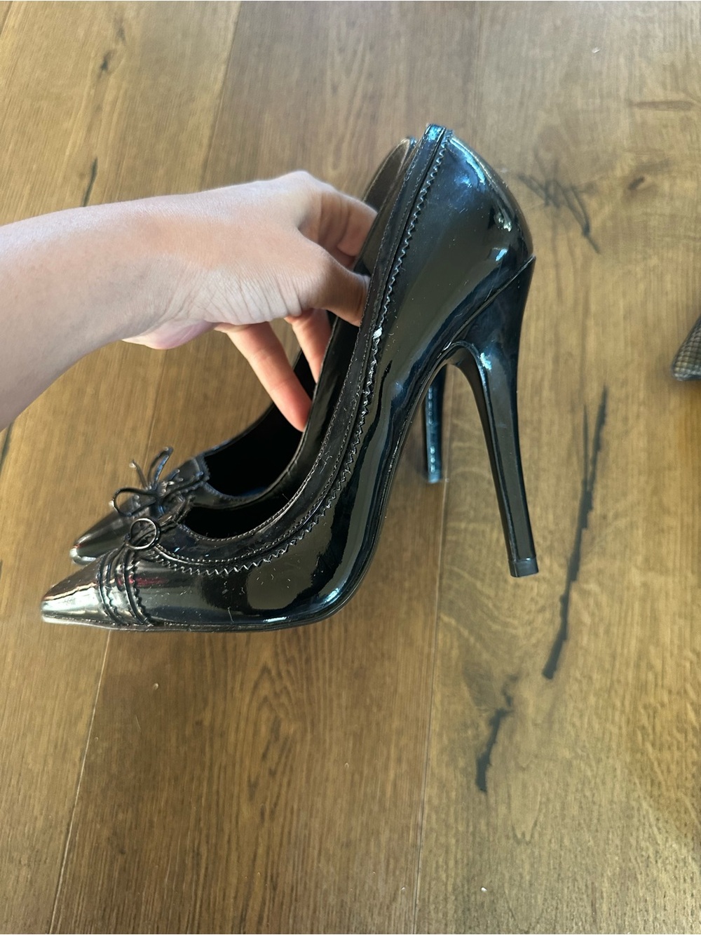 Nine West Black Patent Stiletto Heels Bow Detail NWOT Size 5